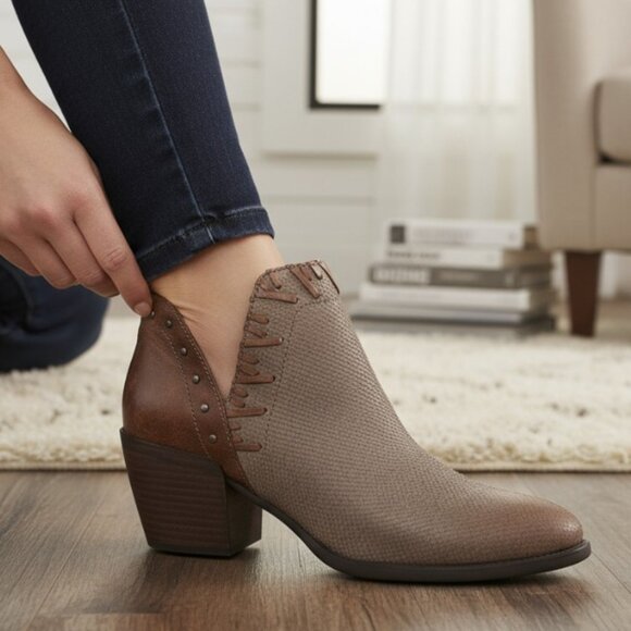 OTBT Santa Fe Cinder Leather Whipstitch Rawhide Stud Accent Ankle Boots Size 9 - Picture 1 of 10